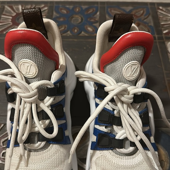 LOUIS VUITTON
Calfskin Technical Nylon LV Archlight Sneakers 35 Electric Blue - Picture 11 of 14